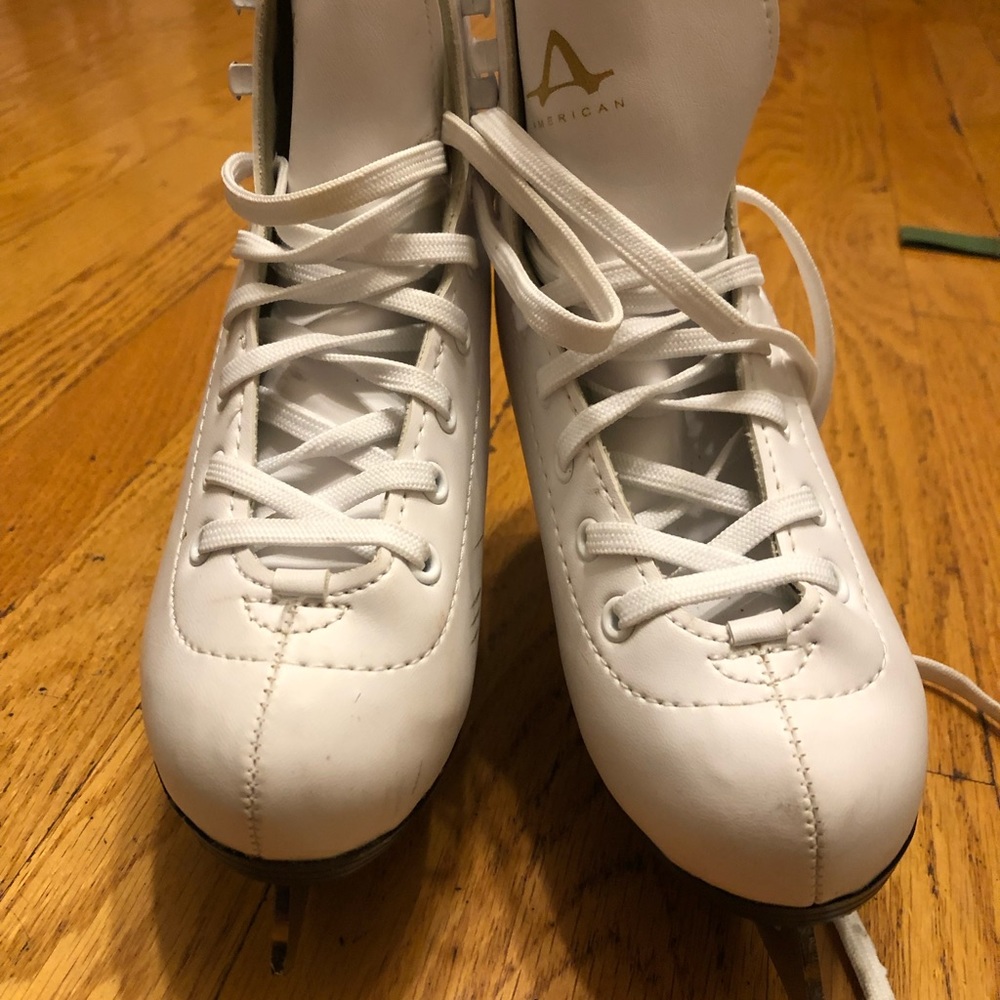 Ice skate shoes